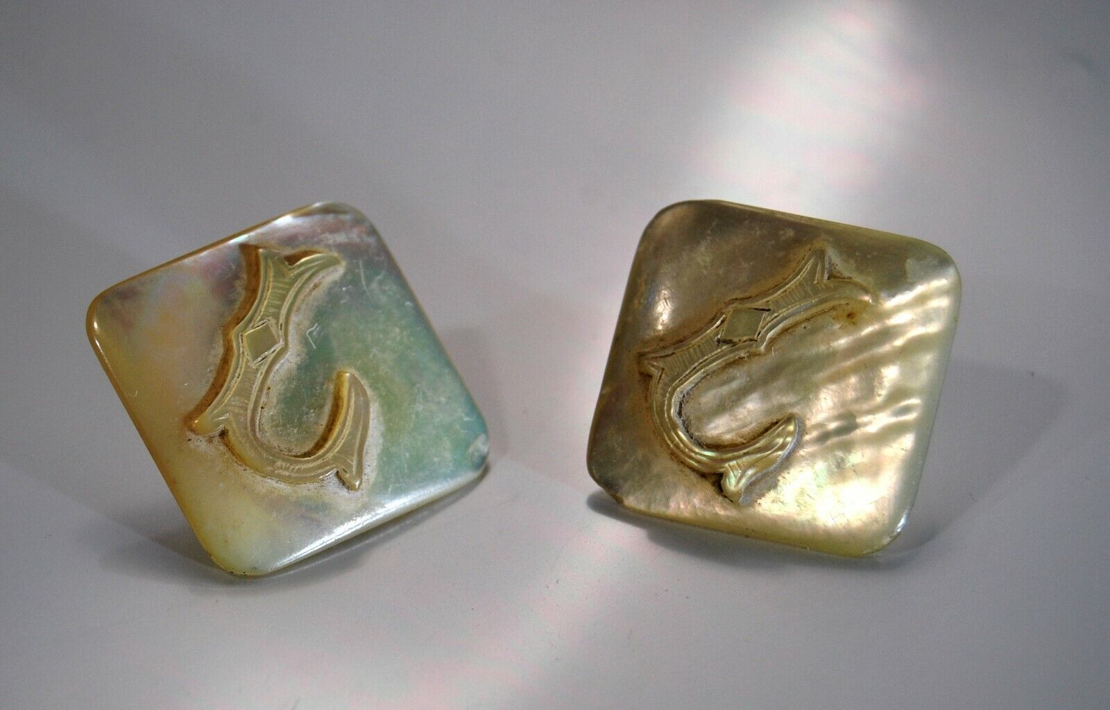 Pair Of Buttons Mother-of-Pearl Carved Encrypted P End 19th Meru France French