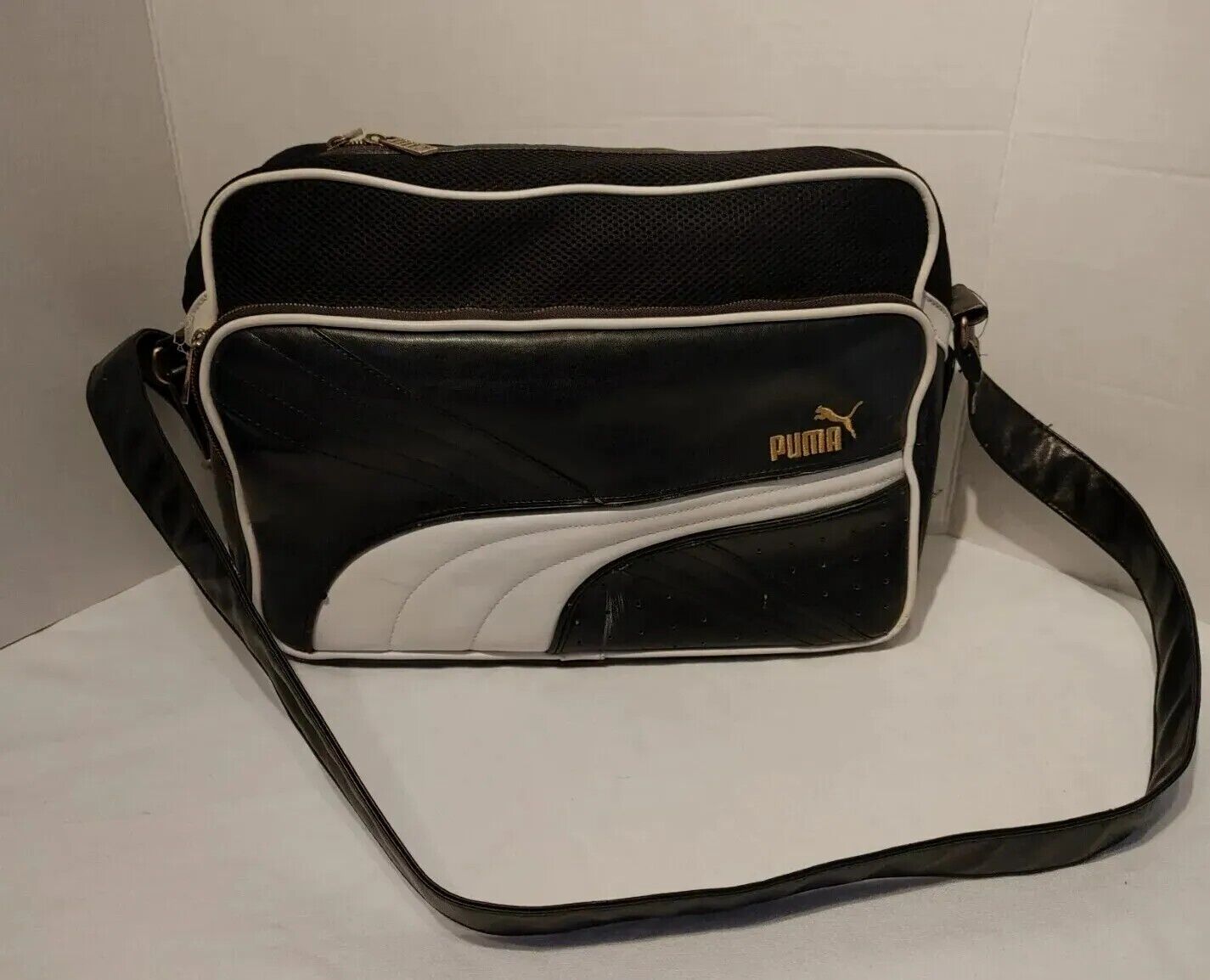 PUMA White Black Adjustable Shoulder Strap Messenger Laptop Carrying Gym Bag 