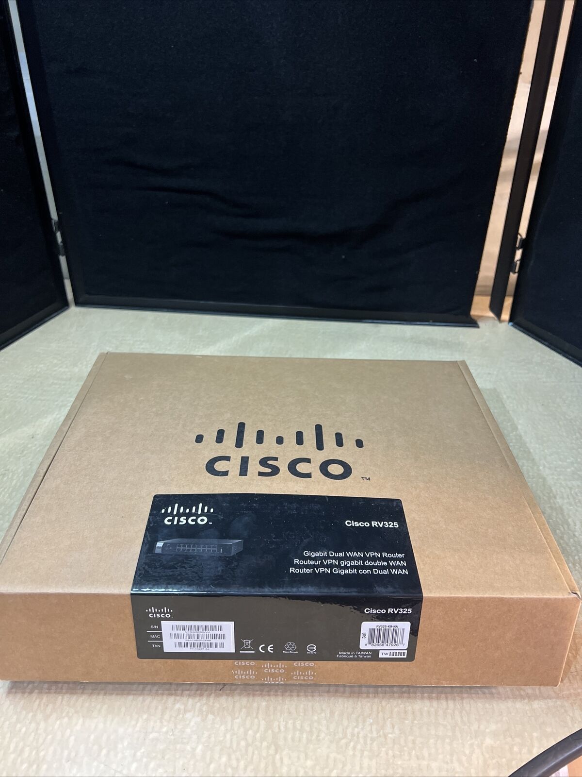 Cisco RV325 14-Port Gigabit Wired Router - RV325-K9-NA No Rack Mounts