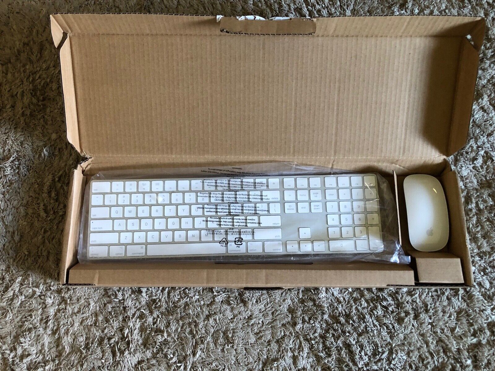 Apple Magic Keyboard 2 (A1843) and Magic Mouse 2 (A1657) Wireless Kit - White