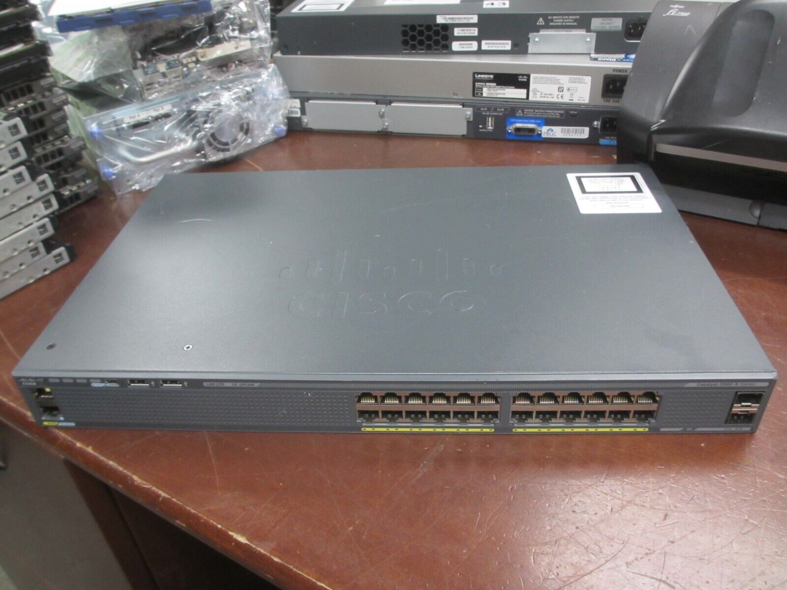 Cisco Catalyst WS-C2960X-24TS-LL 2960-X 24-Port LAN LITE Gigabit Ethernet Switch