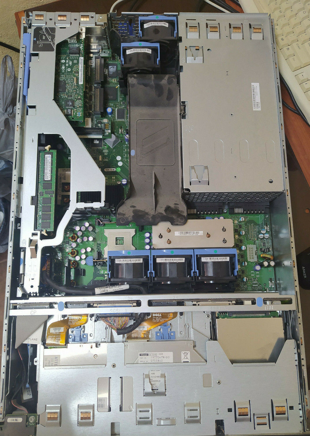 Dell PowerEdge 2850 4GB DDR2 ECC REG HDD caddys untested 6x 146GB SCSI drives