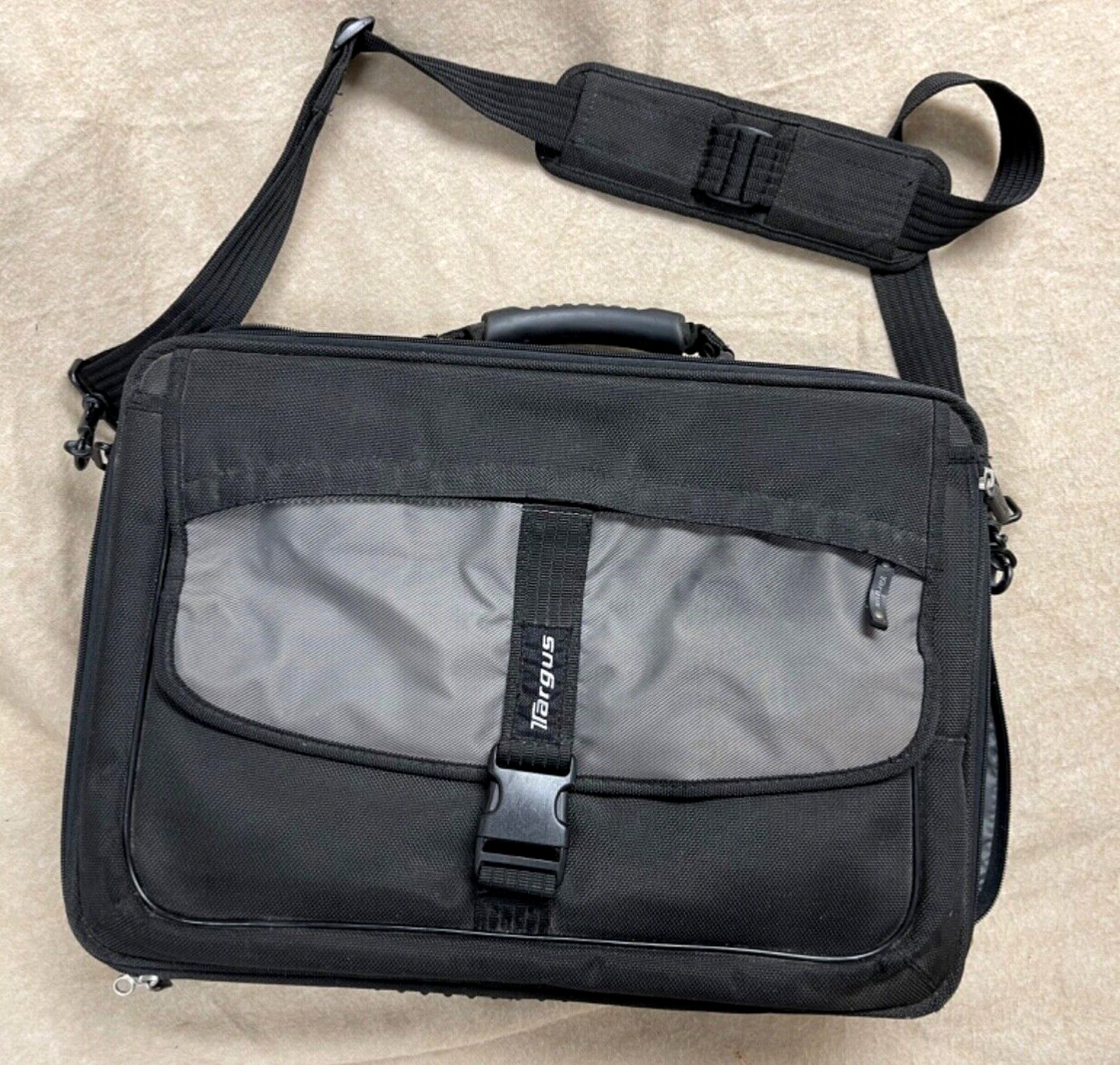 Targus Travel Laptop Computer Briefcase Shoulder Strap Messenger Bag 19\