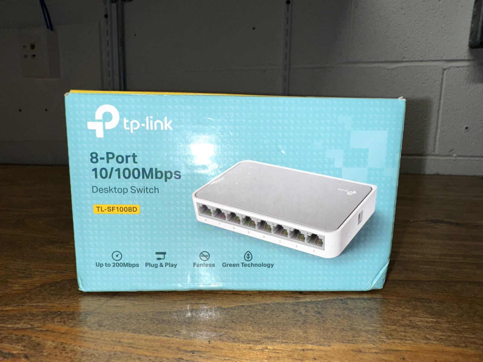 TP-LINK 8 Port Fast Ethernet 10/100Mbps Network Switch Desktop RJ45 - TL-SF1008D