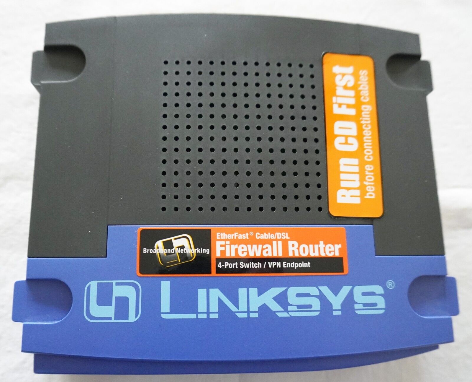 Linksys EtherFast BEFSX41 4-Port 10/100 Wired Router (BEFSX41) WORKING