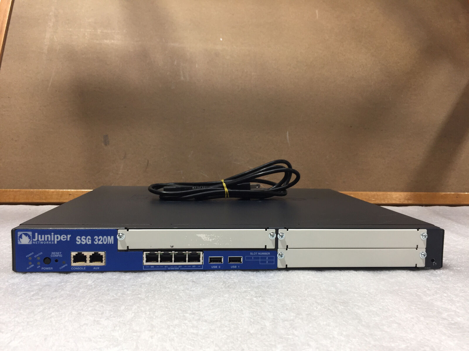 Juniper Networks SSG-320M-SH Secure Services Ethernet Gateway