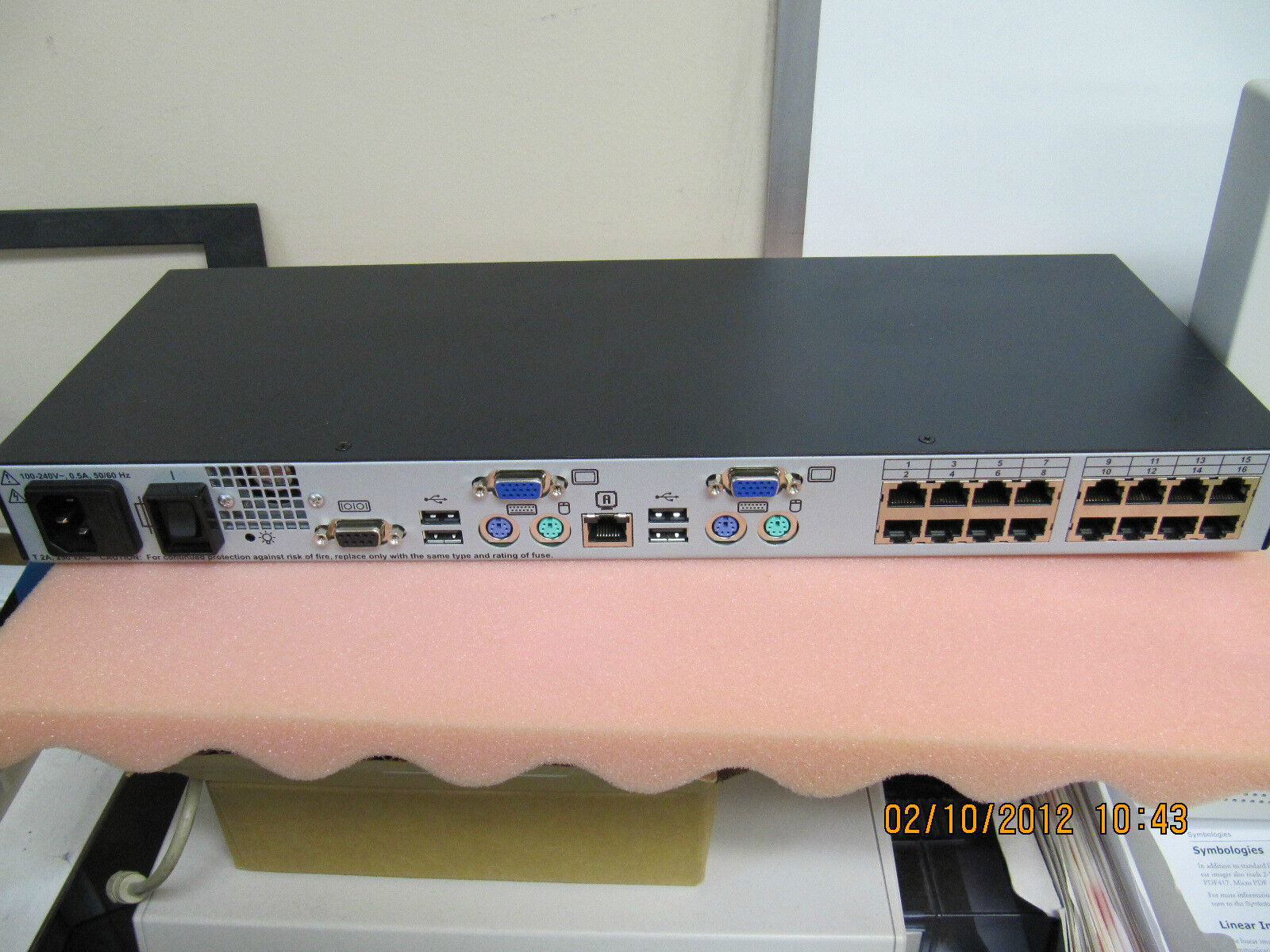 AF617A HP 0x2x16 CAT5 Console KVM Switch Box with mounting rails