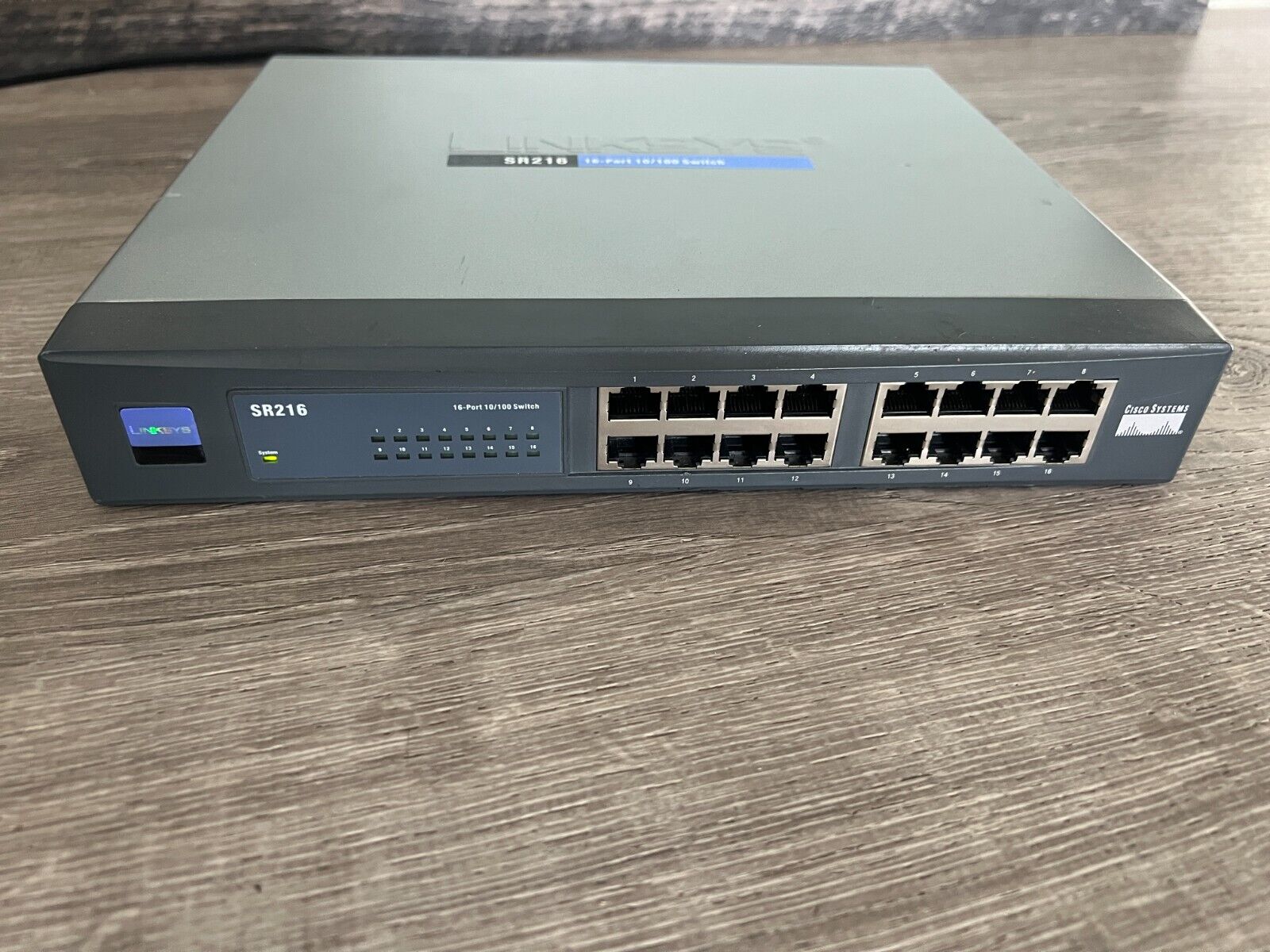 Cisco Linksys SR216 16-Port 10/100 Ethernet Switch