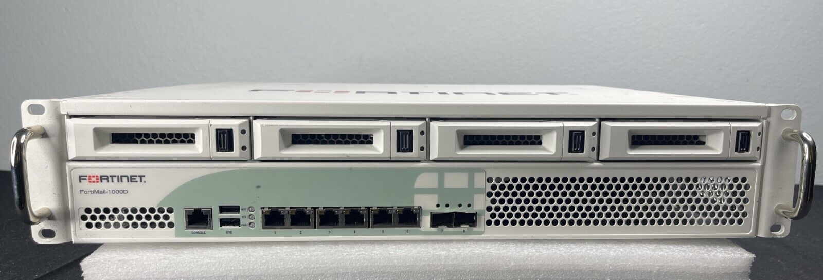 Fortinet FortiMail -  1000D Network Security/Firewall Appliance FML-1000D *Reg*