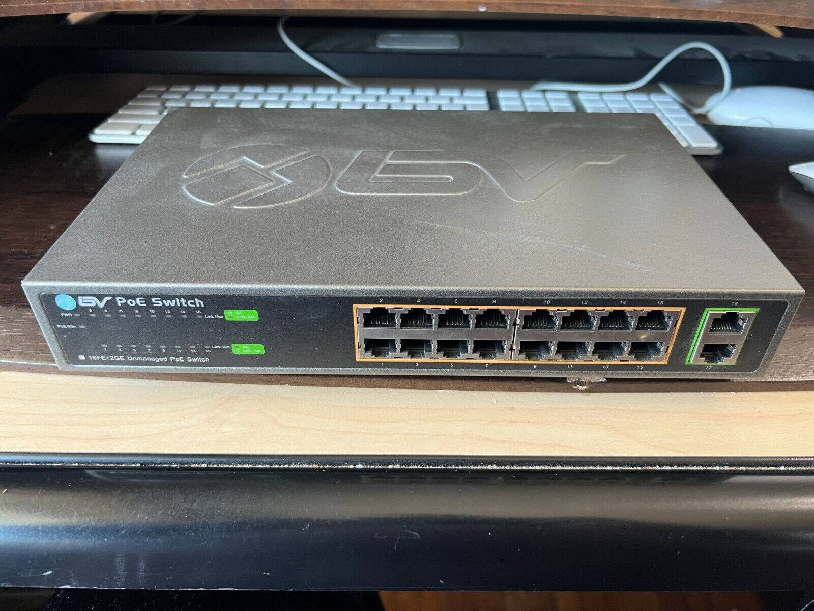 BV Tech POE-SW1602A 16 PoE + Ports w/ 2 Gigabit Ethernet Uplink (Works)