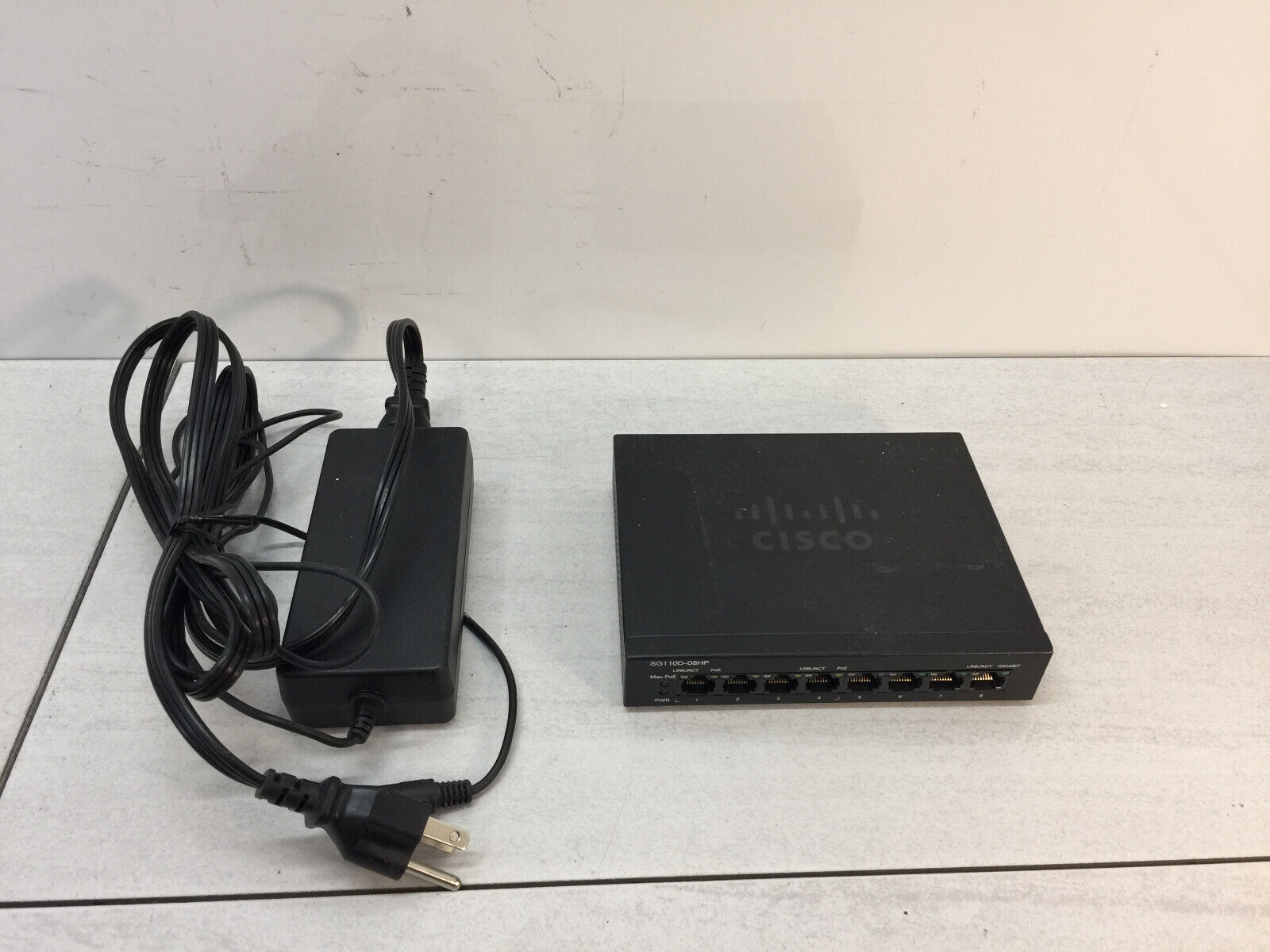 Cisco SG110D-08HP 8-Port Gigabit PoE Desktop Switch with Power Adapter