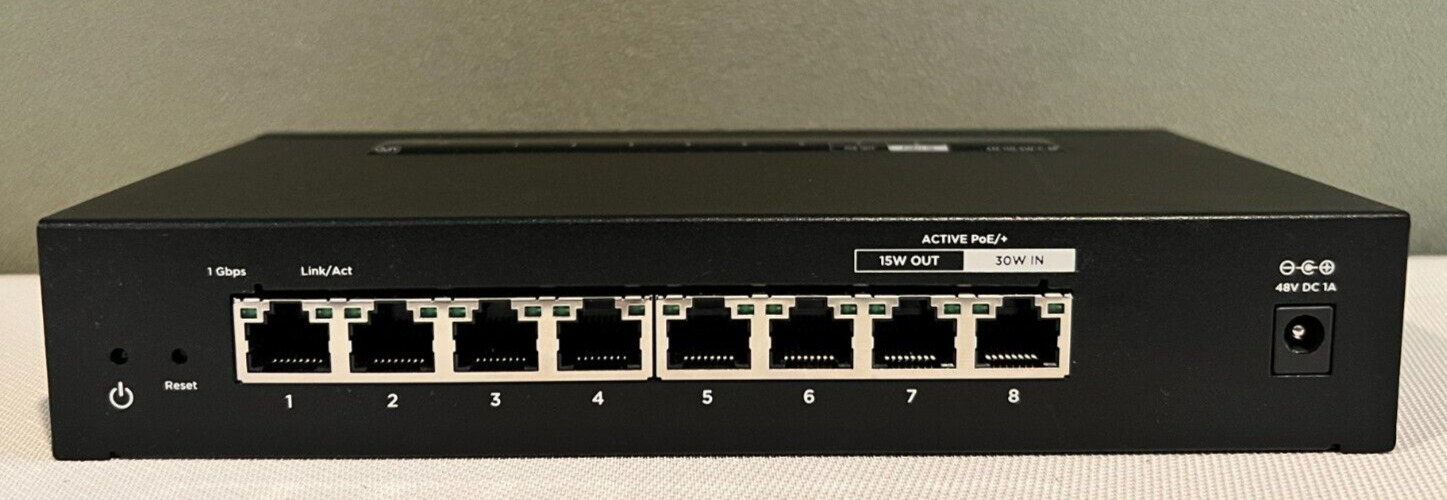 Araknis Networks 8 Port Gigabit Compact Switch 6179