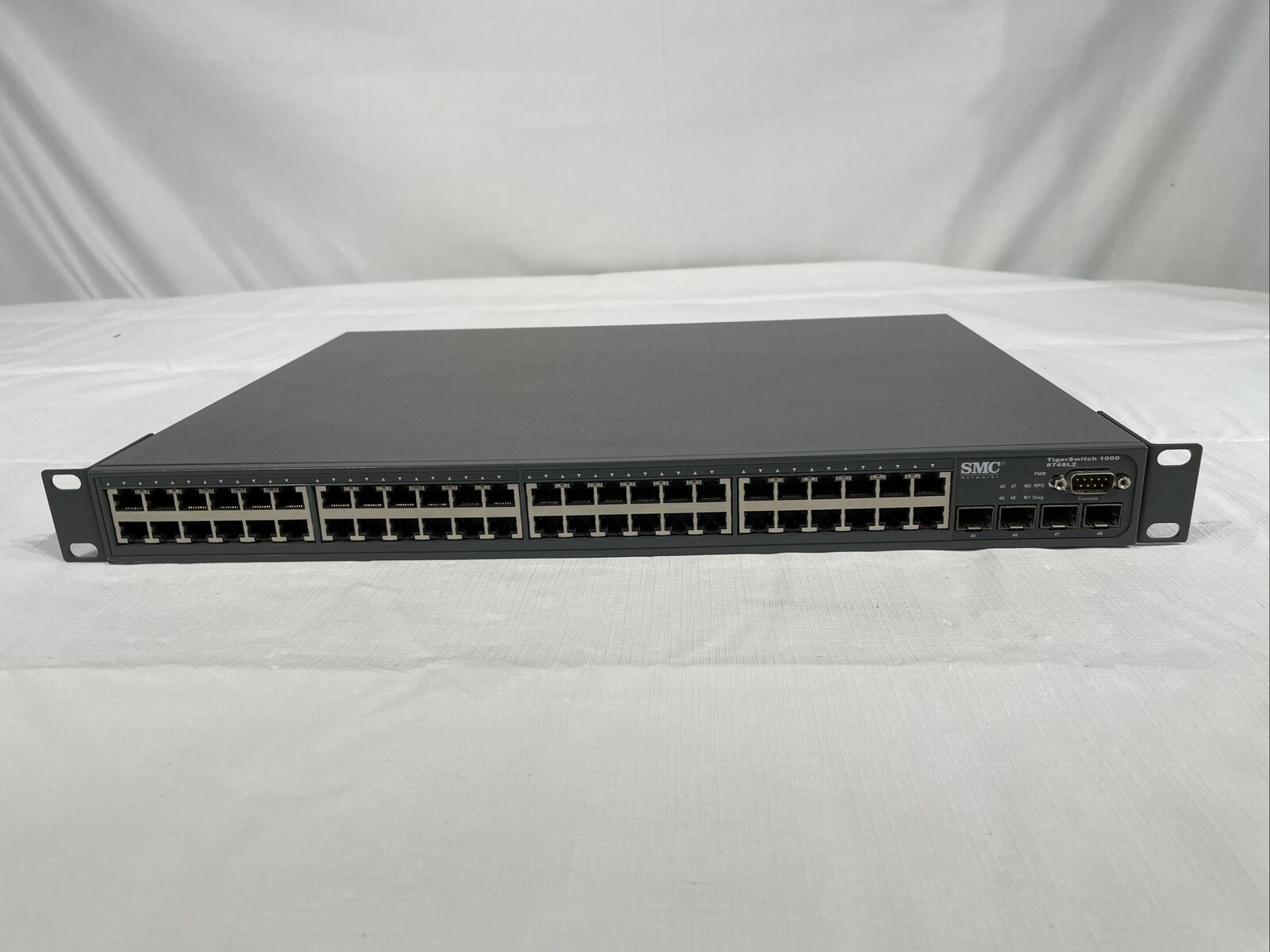 SMC Networks TigerSwitch 10/100/1000 SMC8748L2 48-Port Gigabit Ethernet Switch
