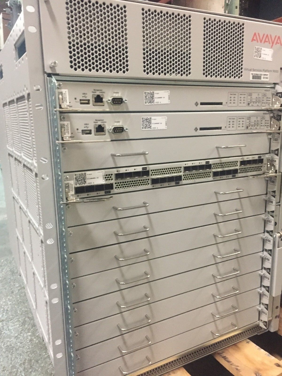 Avaya EC1402001-E6 9012 VSP9000 Chassis with 2x CP, 4x SF, 4x PWR,, Fans