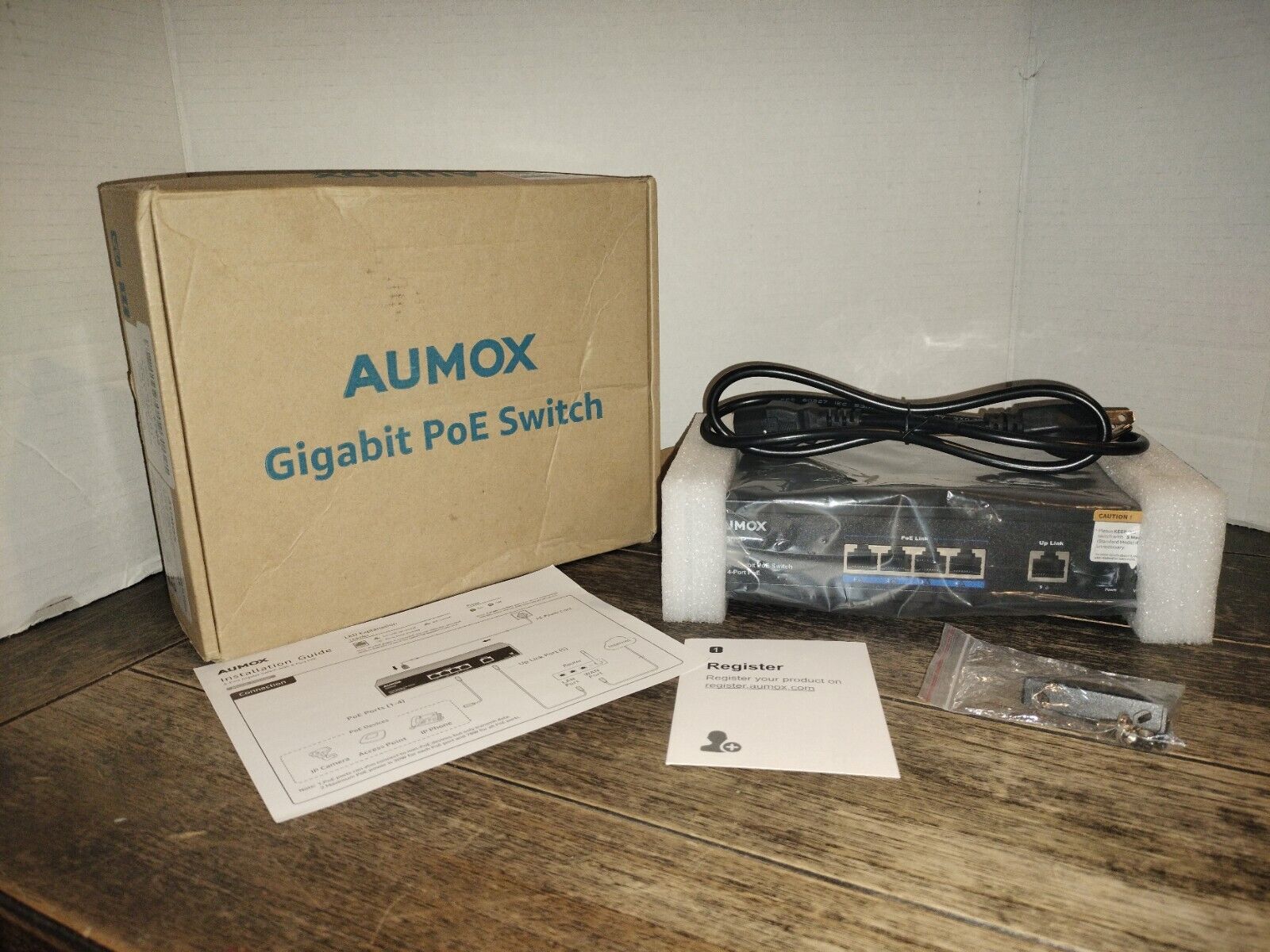 Aumox 5 Port Gigabit PoE Switch 4 Port PoE 78W Gigabit Ethernet - SG305P