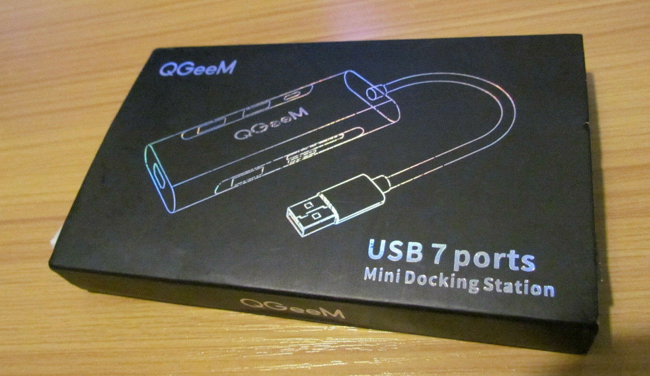 QGeeM USB 7 Ports Mini Docking Station