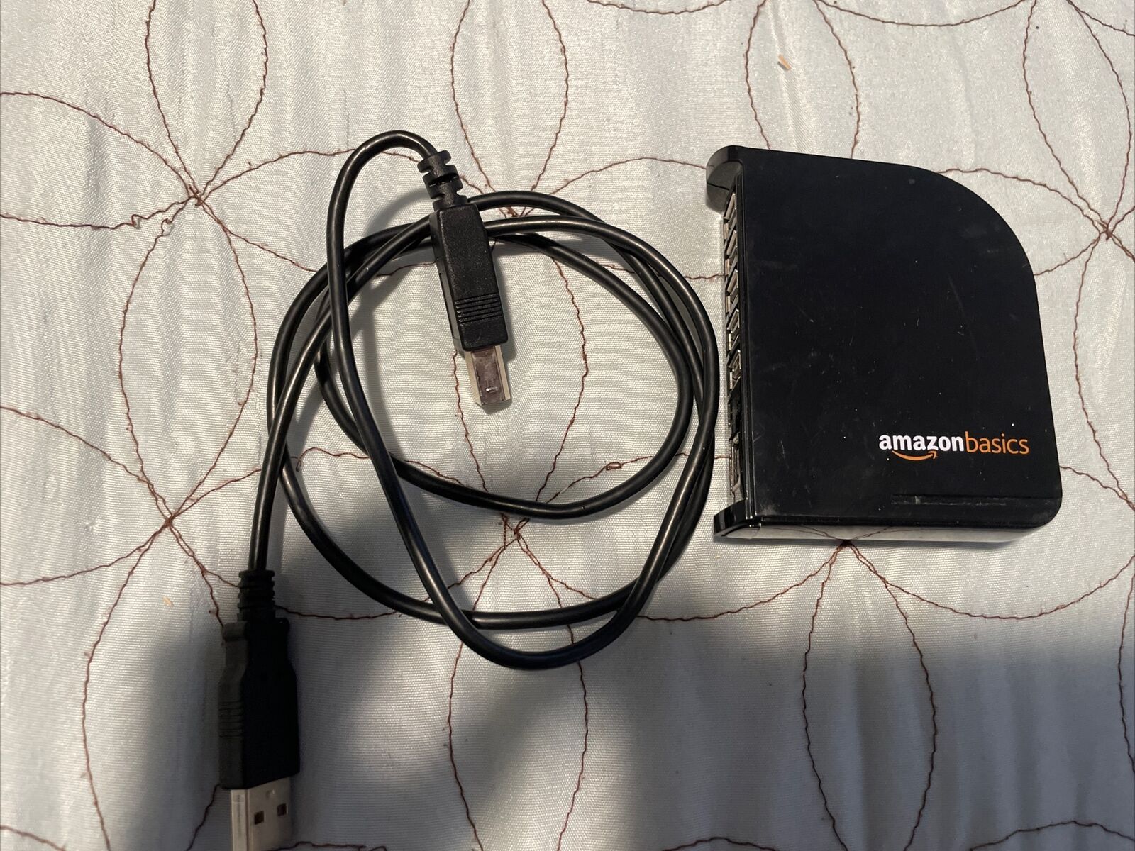 Amazon Basics 7 Port USB 2.0 Hub Tower Black Matte