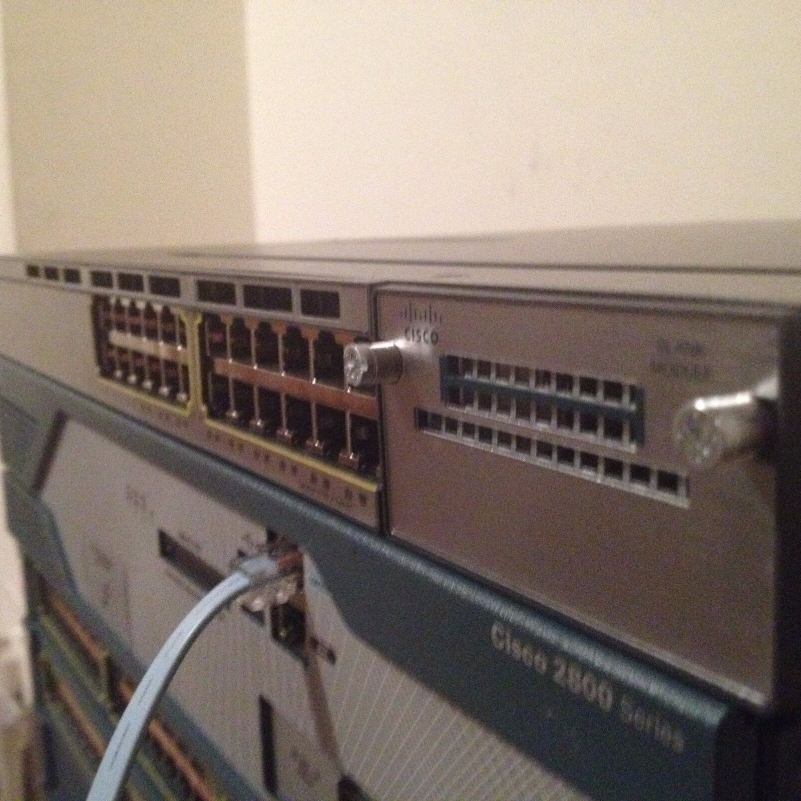 Cisco Catalyst WS-C3750X-24T-S 24-Ports Gigabit NetWork Switch
