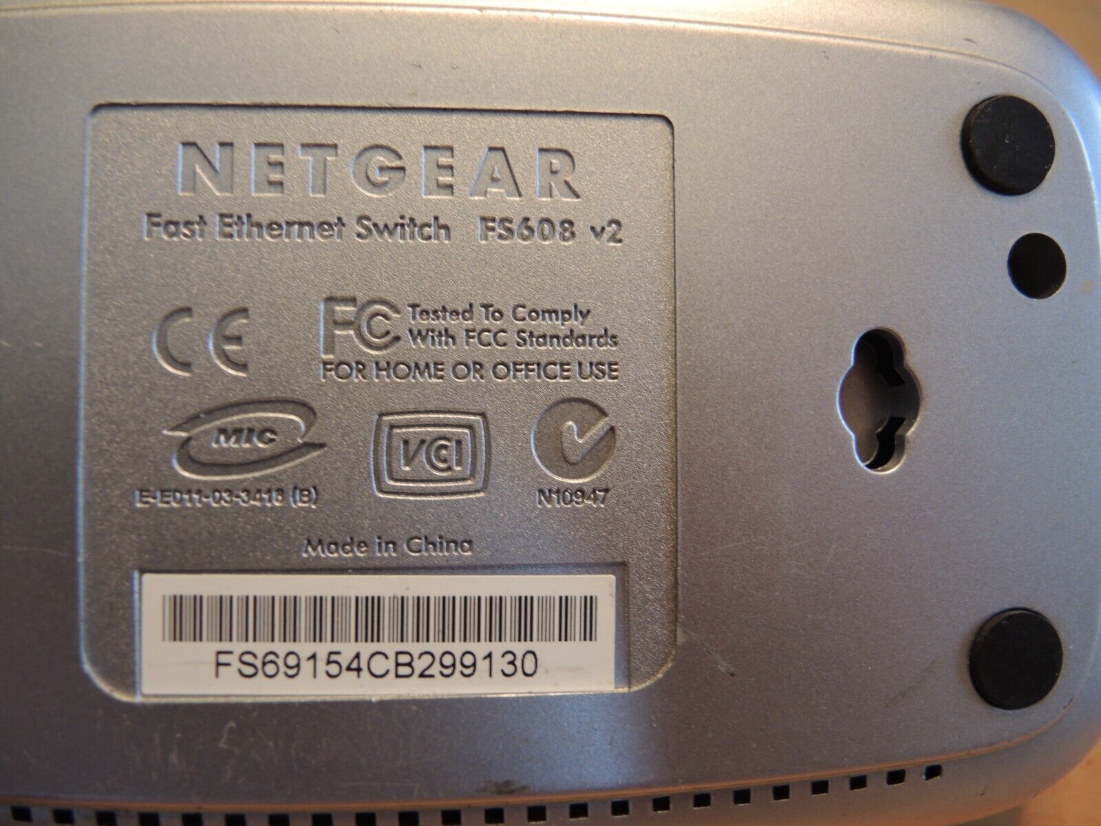NETGEAR FS608 v2 8 Port 100Mbps Fast Ethernet  Network Switch Silver