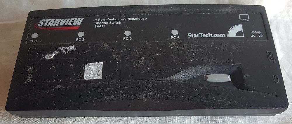StarTech StarView SV411 4 Port KVM Switch PS/2 VGA Sharing NO AC ADAPTER Used