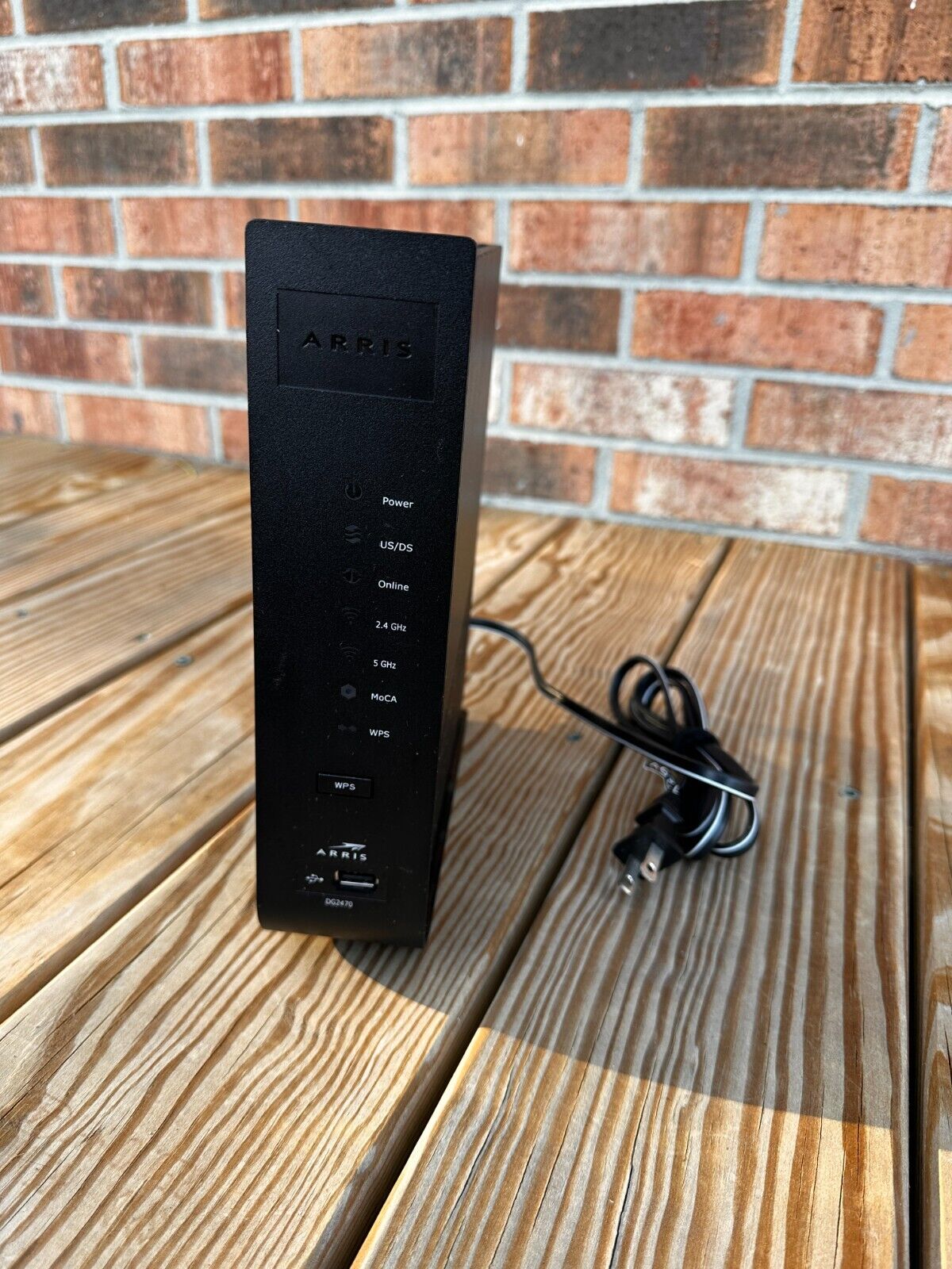 ARRIS DG2470A Dual Band Wireless DOCSIS 3.0 Cable Modem WIFI Router w/power cord