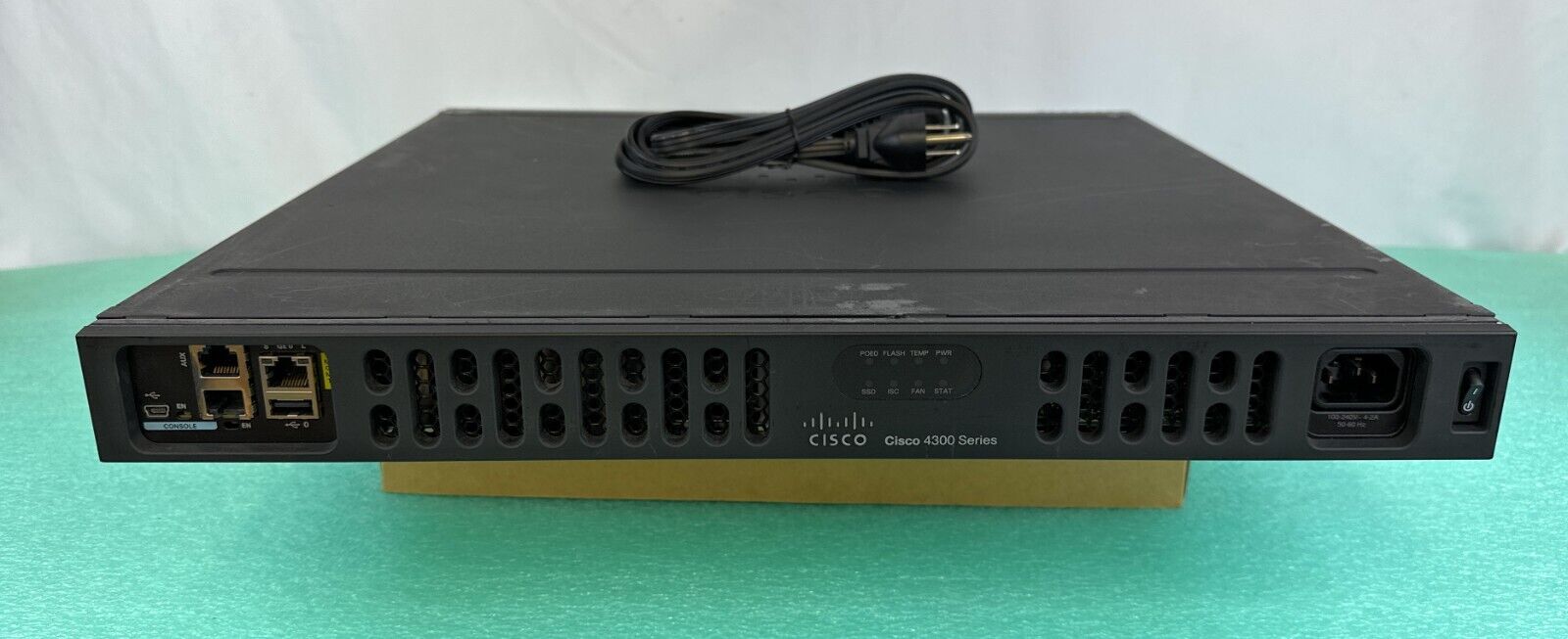 Cisco ISR4331/K9 Integrated Services Router ISR4331 - NO CLOCK ISSUE