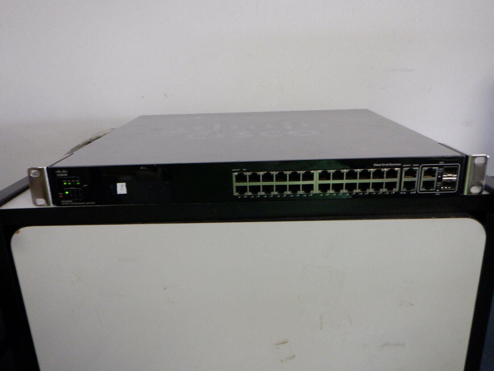 Cisco SFE2000P 24 Port 10/100 Ethernet POE Managed Switch 