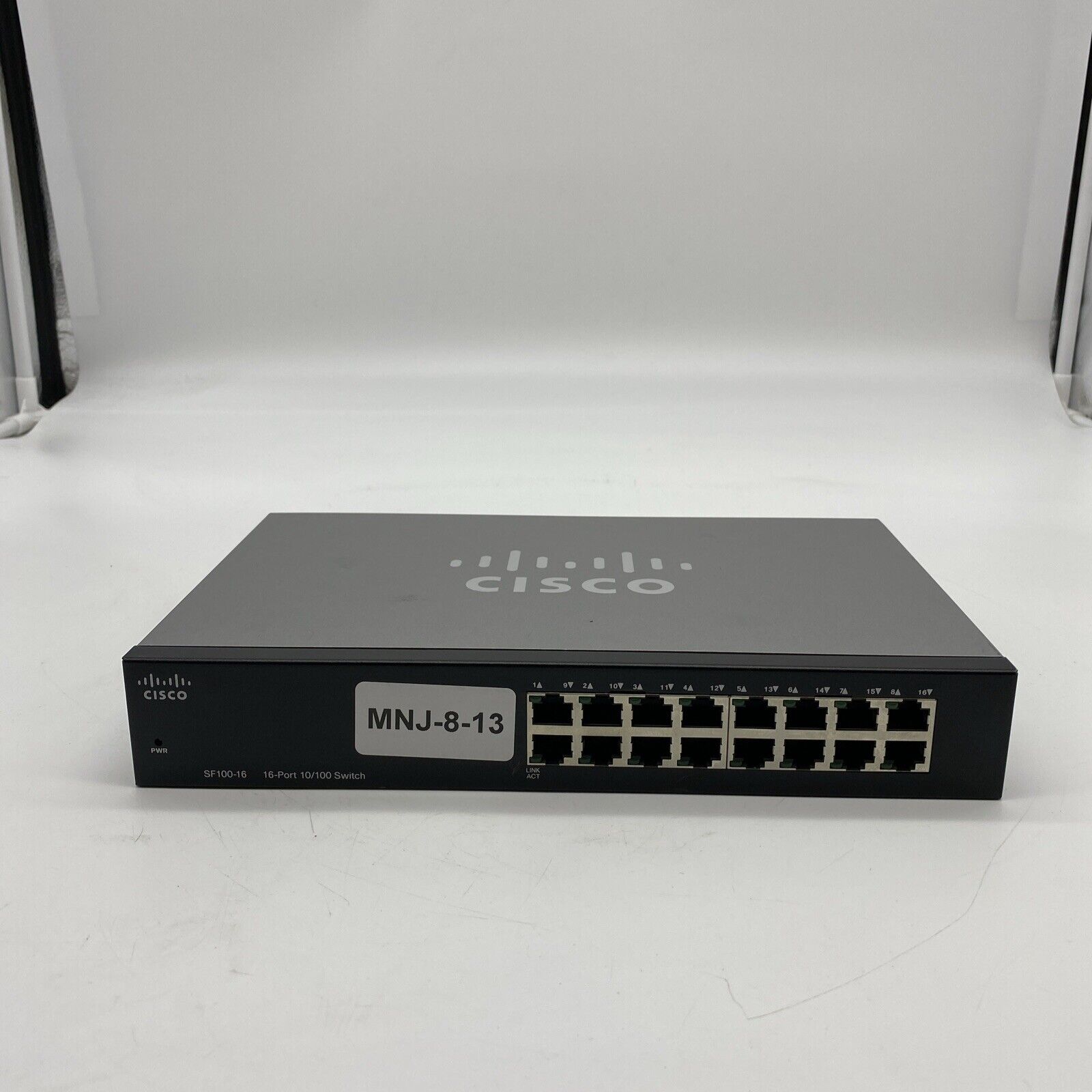 Cisco SF100-16 v2 16 Ports Rack Mountable or Desk Top  Ethernet Unmanaged Switch