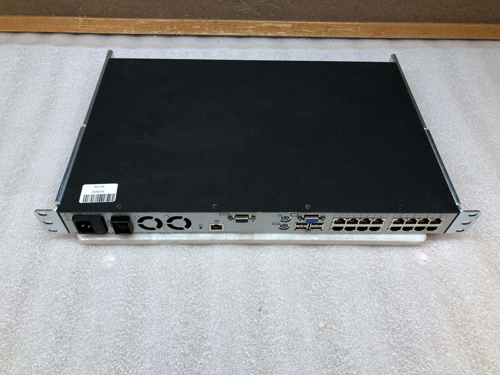 HP Model 408965-002 16-Port SPS Console Switch with USB/VGA RS232