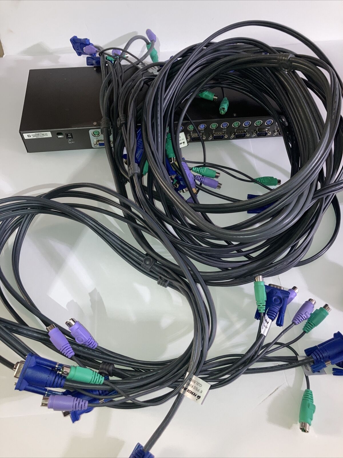 IOGEAR MiniView Ultra+ 8-Port VGA/PS2 KVM Switch GCS78 + 7 Cables 6’ & 10’ FT