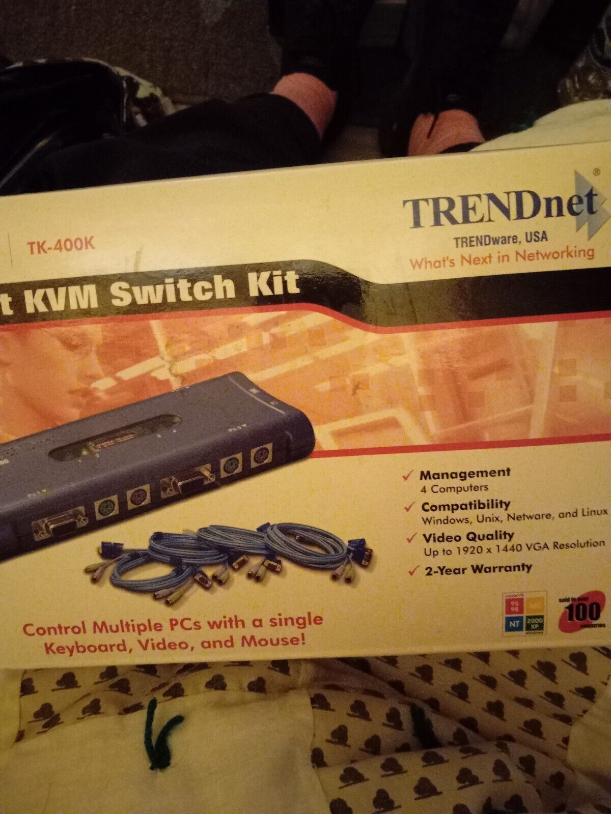 KVM TK-400K 4-Port Switch Kit