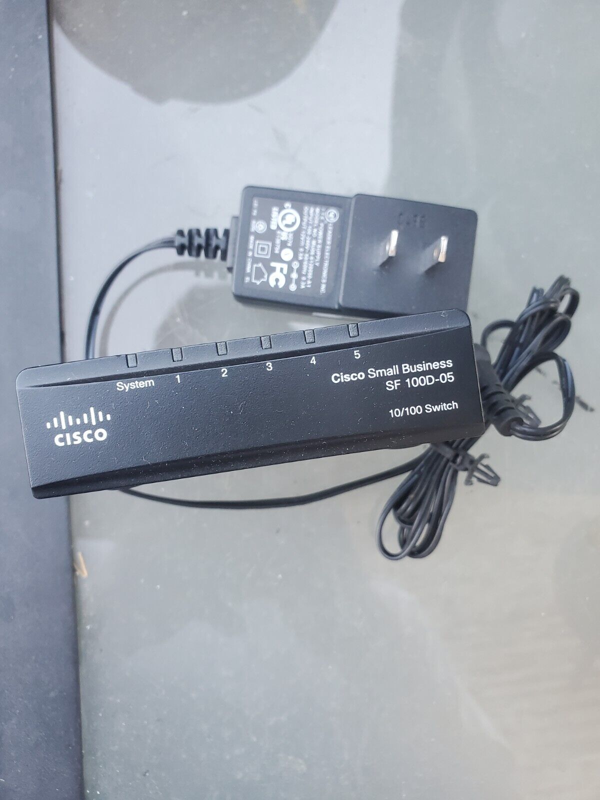 Cisco SF100D-05 v2 5-Port 10/100 Small Business Switch W/ADAPTER FREE S/H
