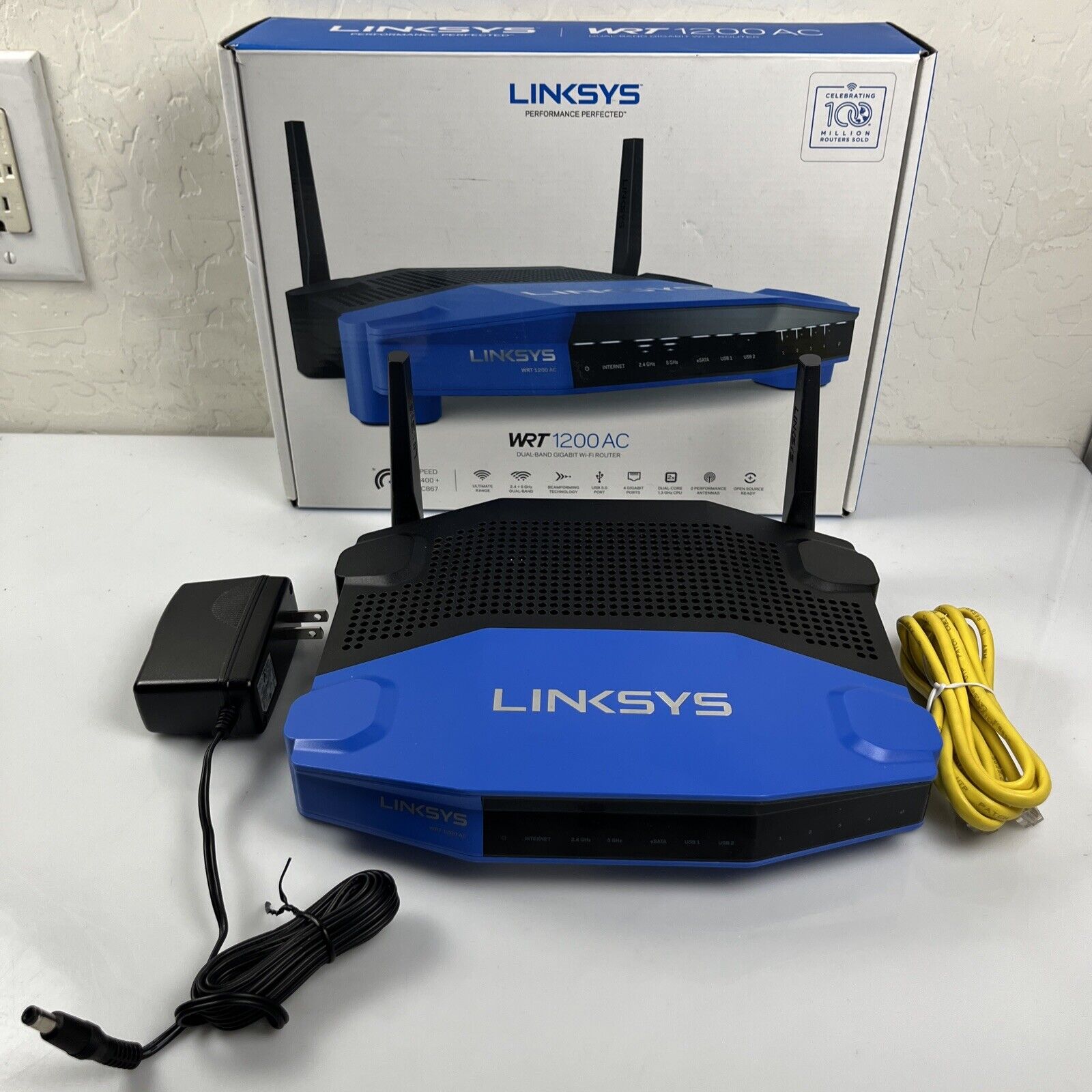 Linksys WRT1200AC 1200 Mbps 4-Port Gigabit Wireless AC Router Tested Works