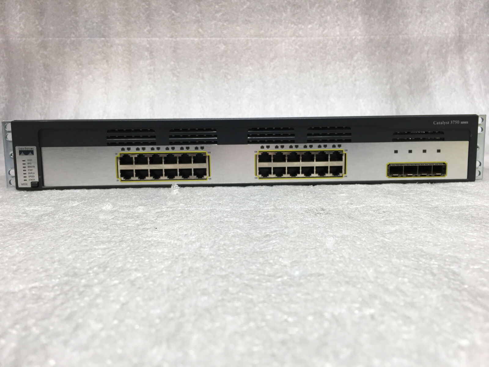 Cisco Catalyst WS-C3750G-24TS-S Ethernet 10/100/1000 ports 4x SFP Switch, Reset