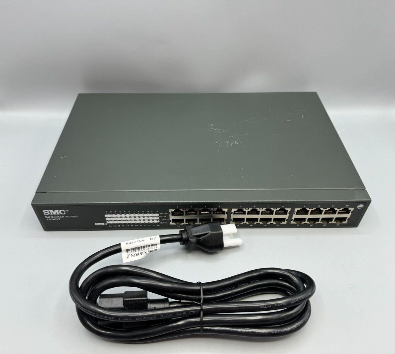 SMC Networks SMC-EZ1024DT 24 Port 10/100 Fast Ethernet EZ Switch