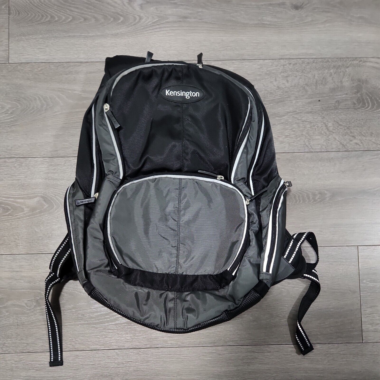 Kensington Black Computer Backpack Travel Bag-Fits  Laptops-Very Nice