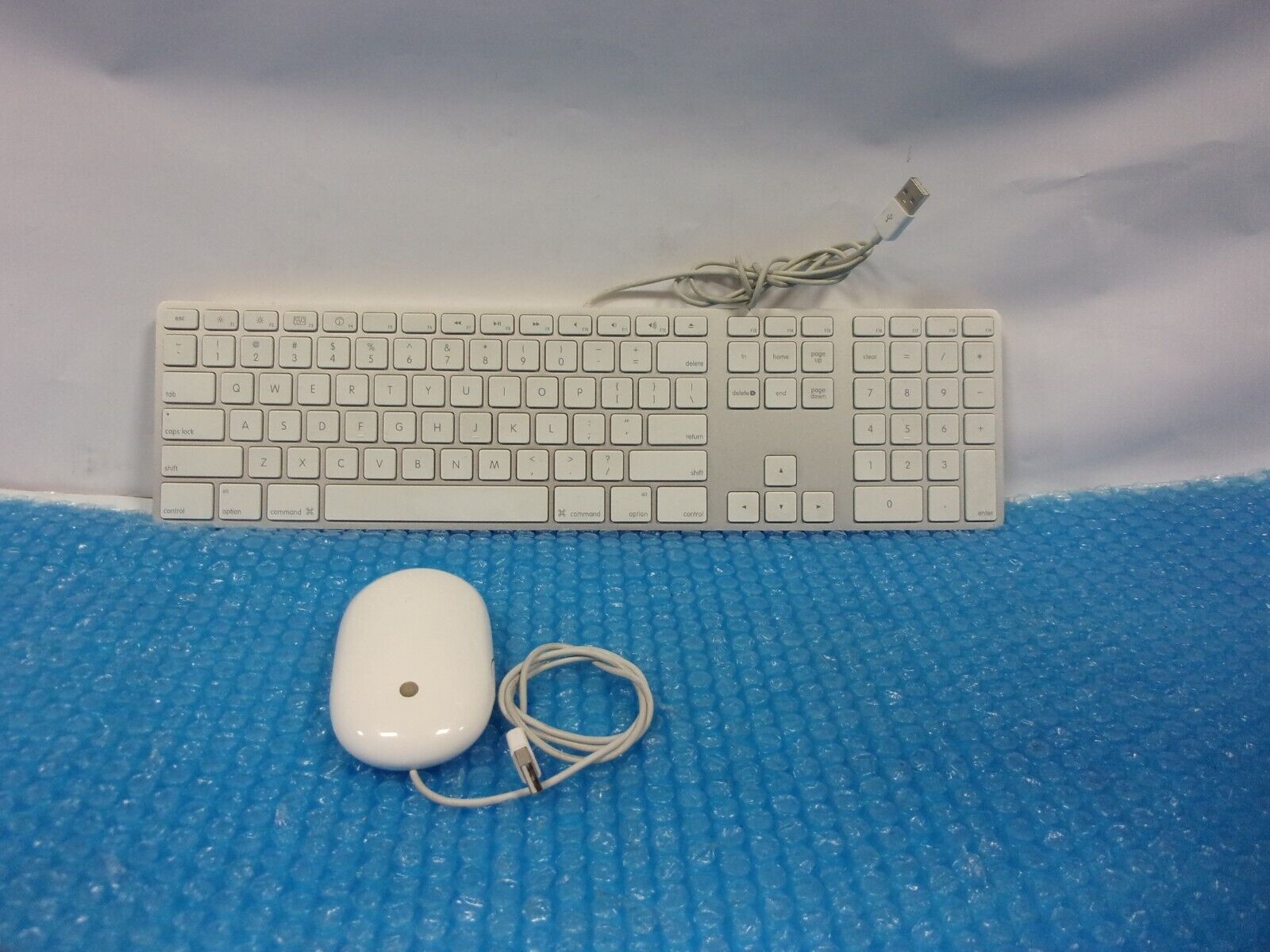 Apple White Aluminum USB Wired Keyboard A1243 and Apple wired Mouse A1152