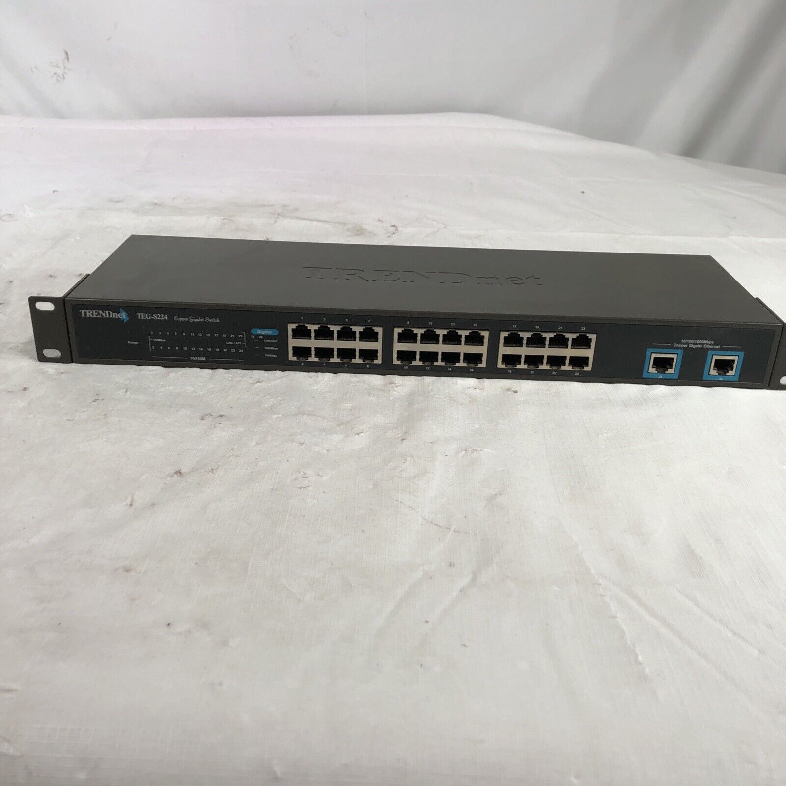 Trendnet 1000/100/10 Gigabit Ethernet Switch TEG-S224, 24 Ports Rack Mount