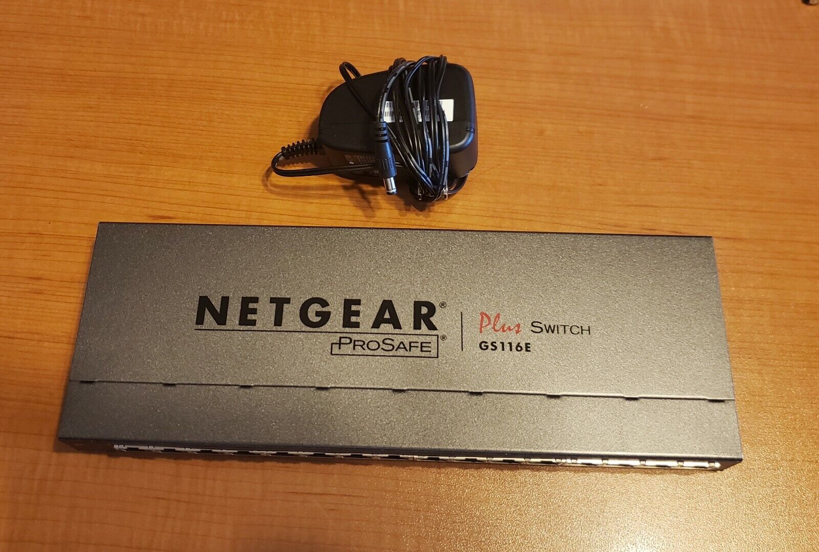 Netgear ProSafe Plus 16 Port Gigabit Ethernet Switch GS116E w/ Power Cord