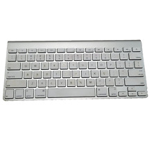Apple A1314 Wireless Keyboard - MC184LL/B White Silver Key Board Magic picture