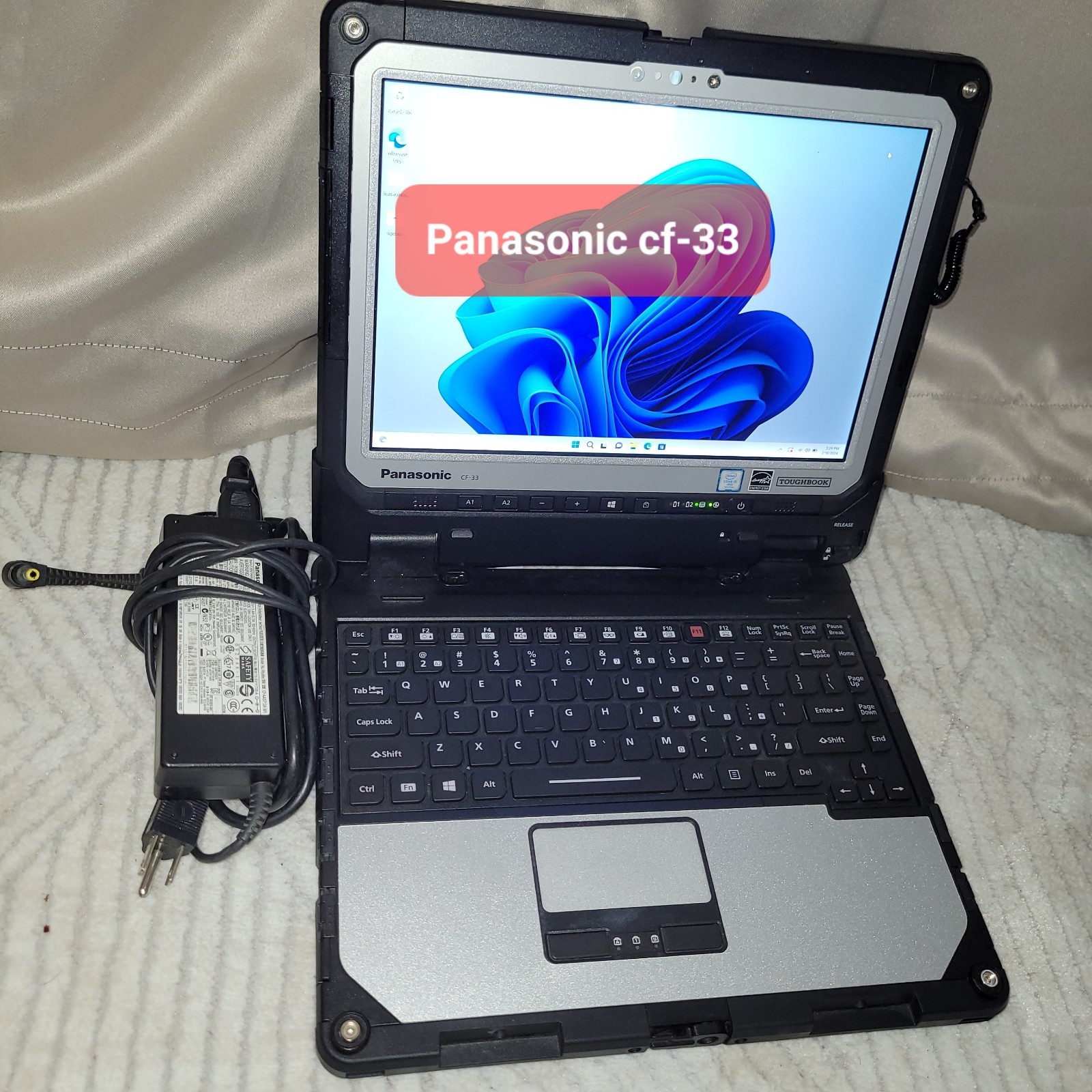 Panasonic ToughBook CF-33 i5-7300U 2.6Ghz 256GB SSD 8GB LTE Win 11 Pro/Win 10 Panasonic ToughBook CF-33 i5-7300U 2.6Ghz 256GB SSD 8GB LTE Win 11 Pro/Win 10