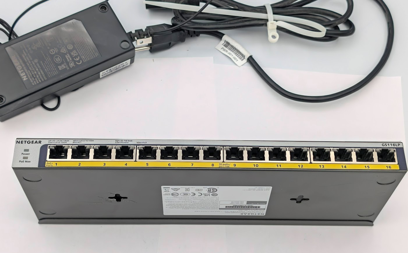 NETGEAR GS116LP 16-Port Gigabit Ethernet Unmanaged PoE+ Switch w/ AC Adapter NETGEAR GS116LP 16-Port Gigabit Ethernet Unmanaged PoE+ Switch w/ AC Adapter