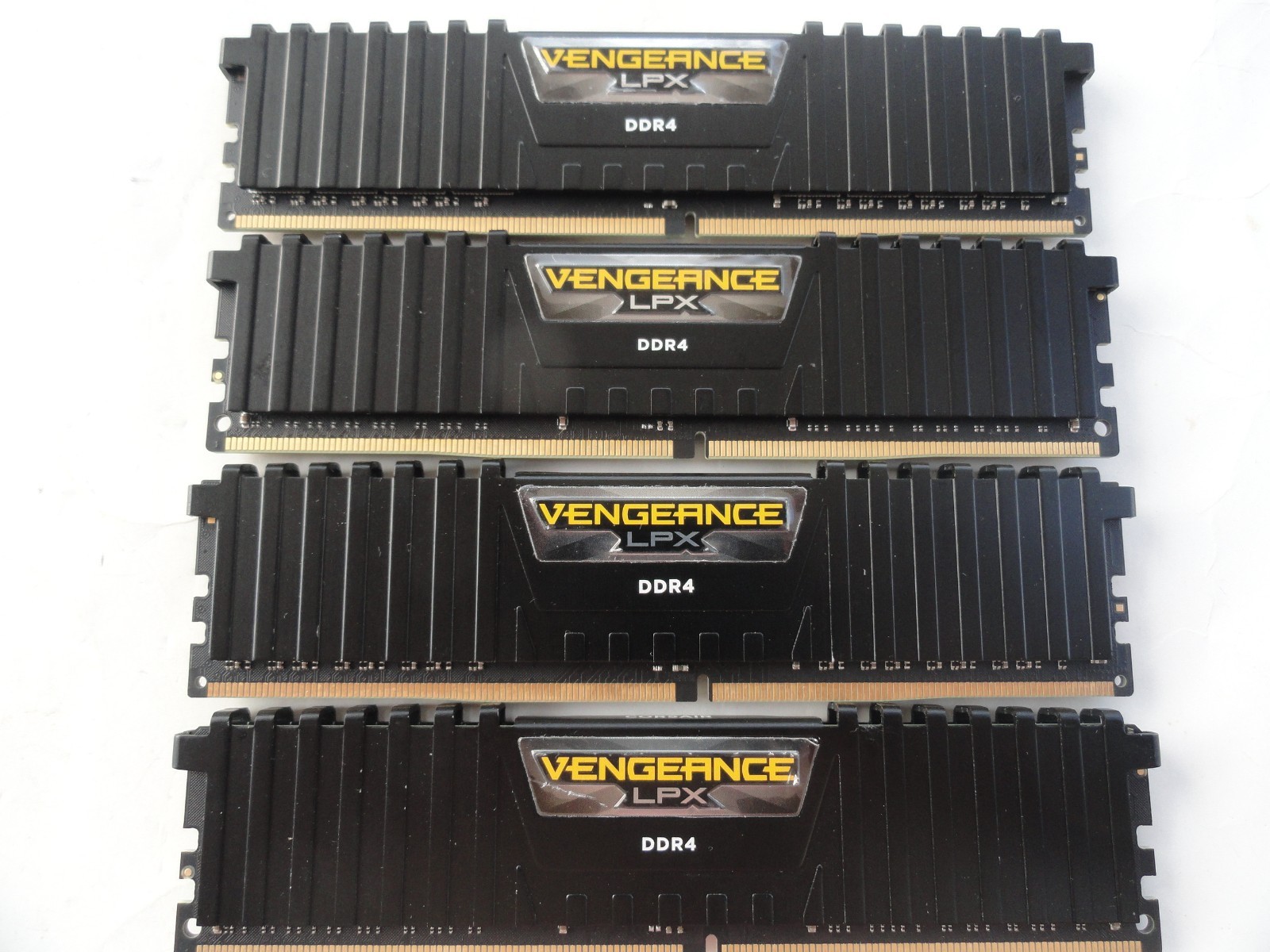 32GB DDR4 Corsair Vengeance LPX 16GB (4x8GB) RAM 3200MHz CMK16GX4M2Z3200C16