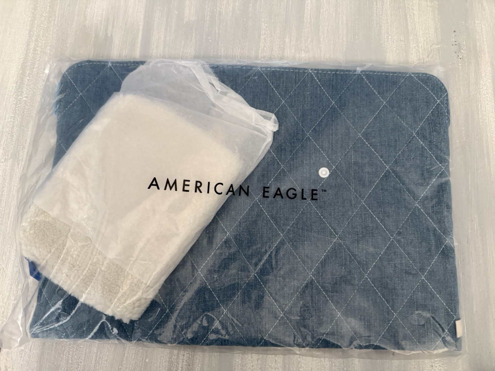 American Eagle Outfitters Laptop Sleeve with Removable Pen Pouch Denim AEO 1124 American Eagle Outfitters Laptop Sleeve with Removable Pen Pouch Denim AEO 1124