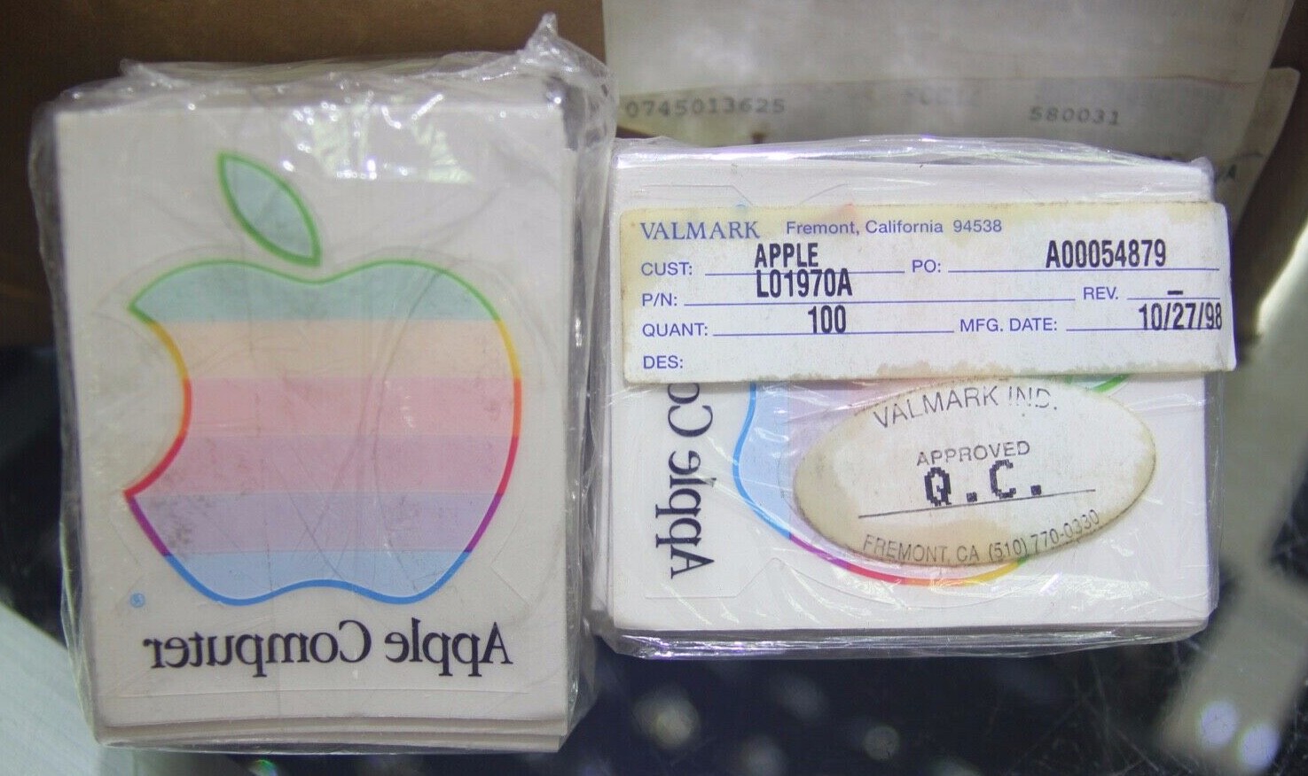 One (1) VINTAGE APPLE STATIC 