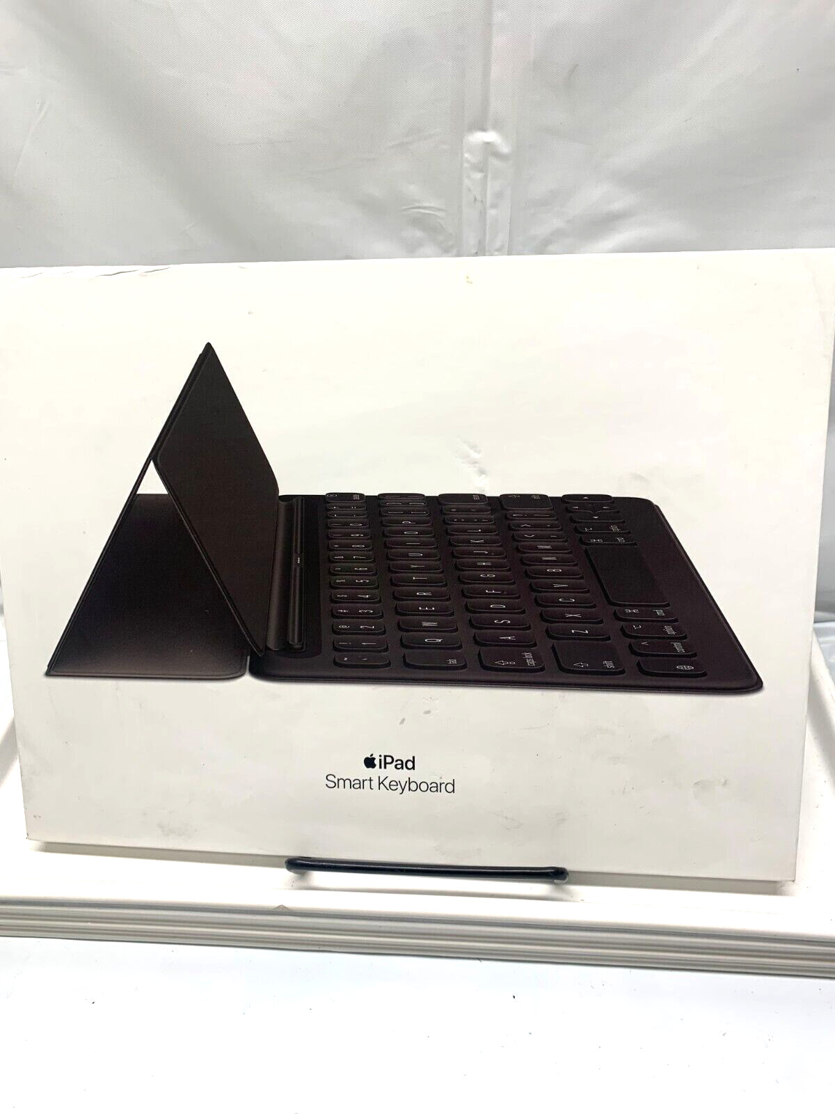 Apple iPad Smart Keyboard - Black (MX3L2LL/A)*New-Box Damage-Not Sealed*