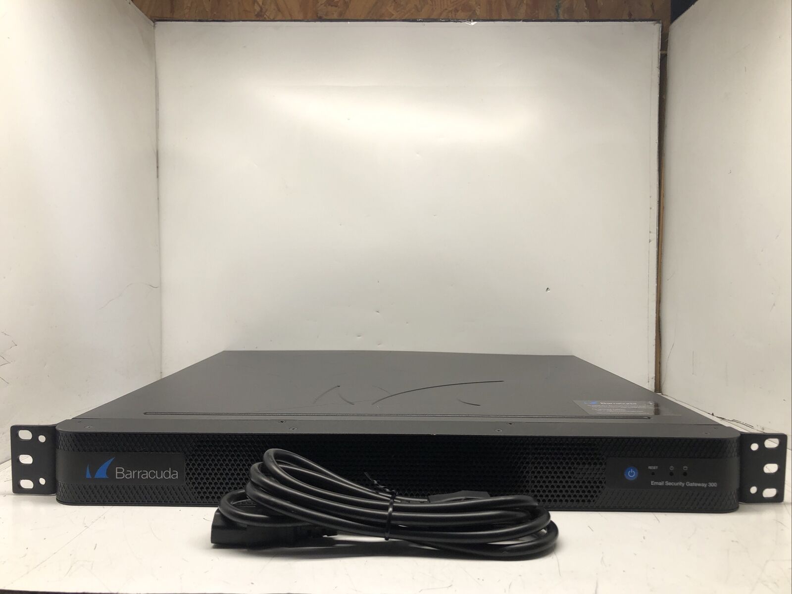 Barracuda Networks BSF300A Email Security Gateway 300 **READ FULL DESCRIPTION**