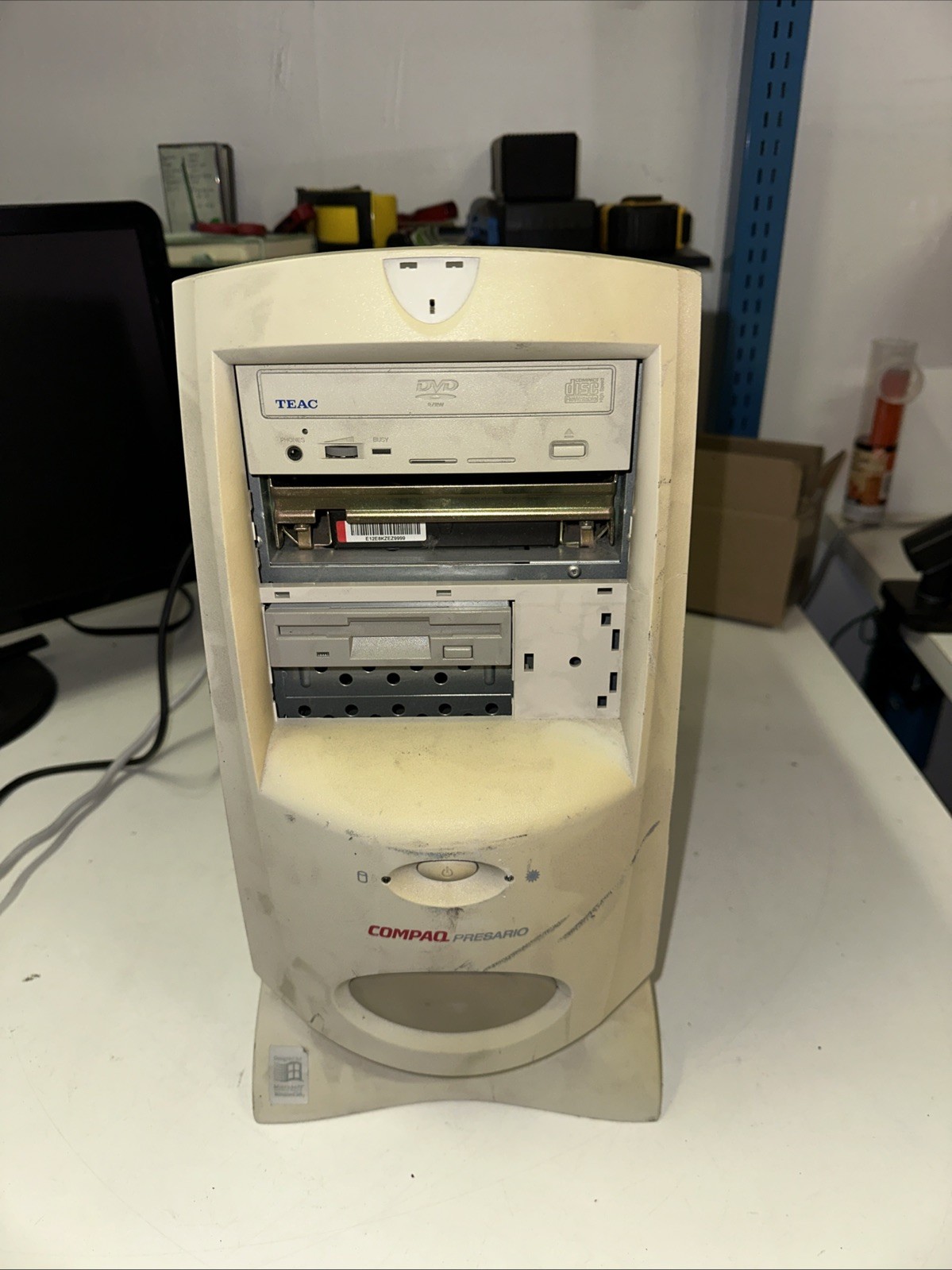 Vintage COMPAQ PRESARIO Series CM0204 MINI TOWER PC Powers ON SEE PICTURES Vintage COMPAQ PRESARIO Series CM0204 MINI TOWER PC Powers ON SEE PICTURES