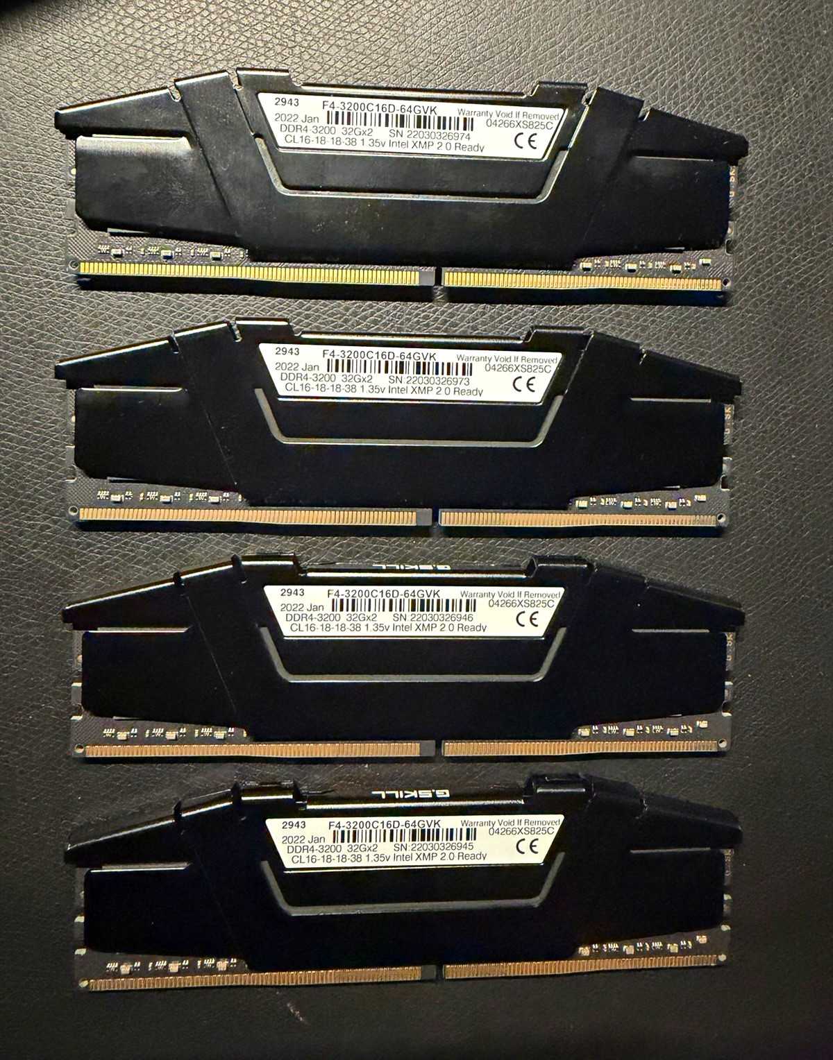 G.SKILL 128GB (4x32GB) DDR4-3200 DIMM PC4-25600 Intel XMP 2.0 F4-3200C16D-64GVK