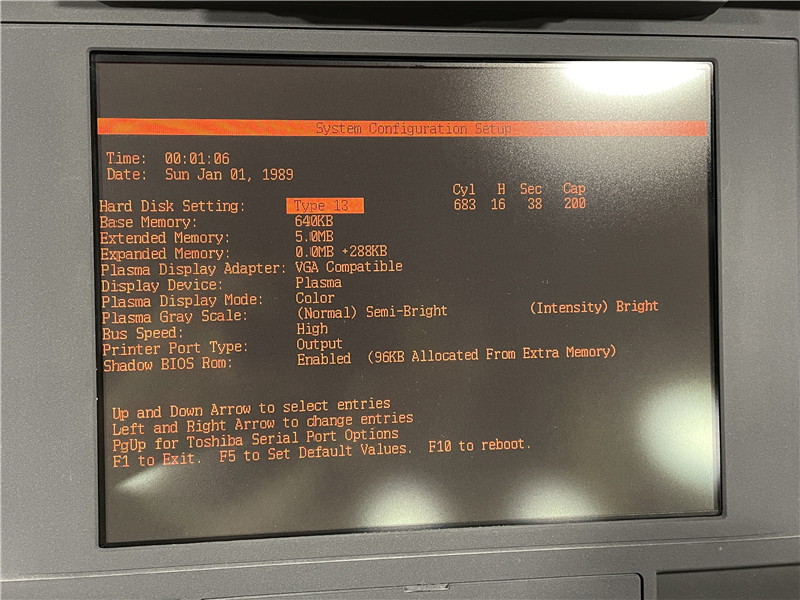 Toshiba T5200 Laptop Intel 80386DX 2MB 100MB HDD Vintage Tested